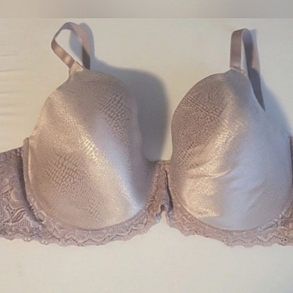 42 D IZOD underwire bra